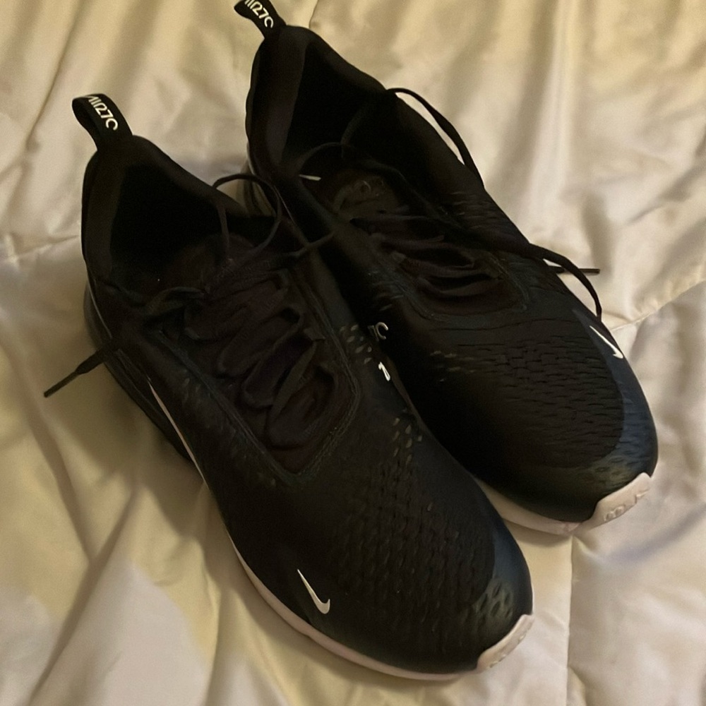 Nike Black Athletic Shoes Sleek Design